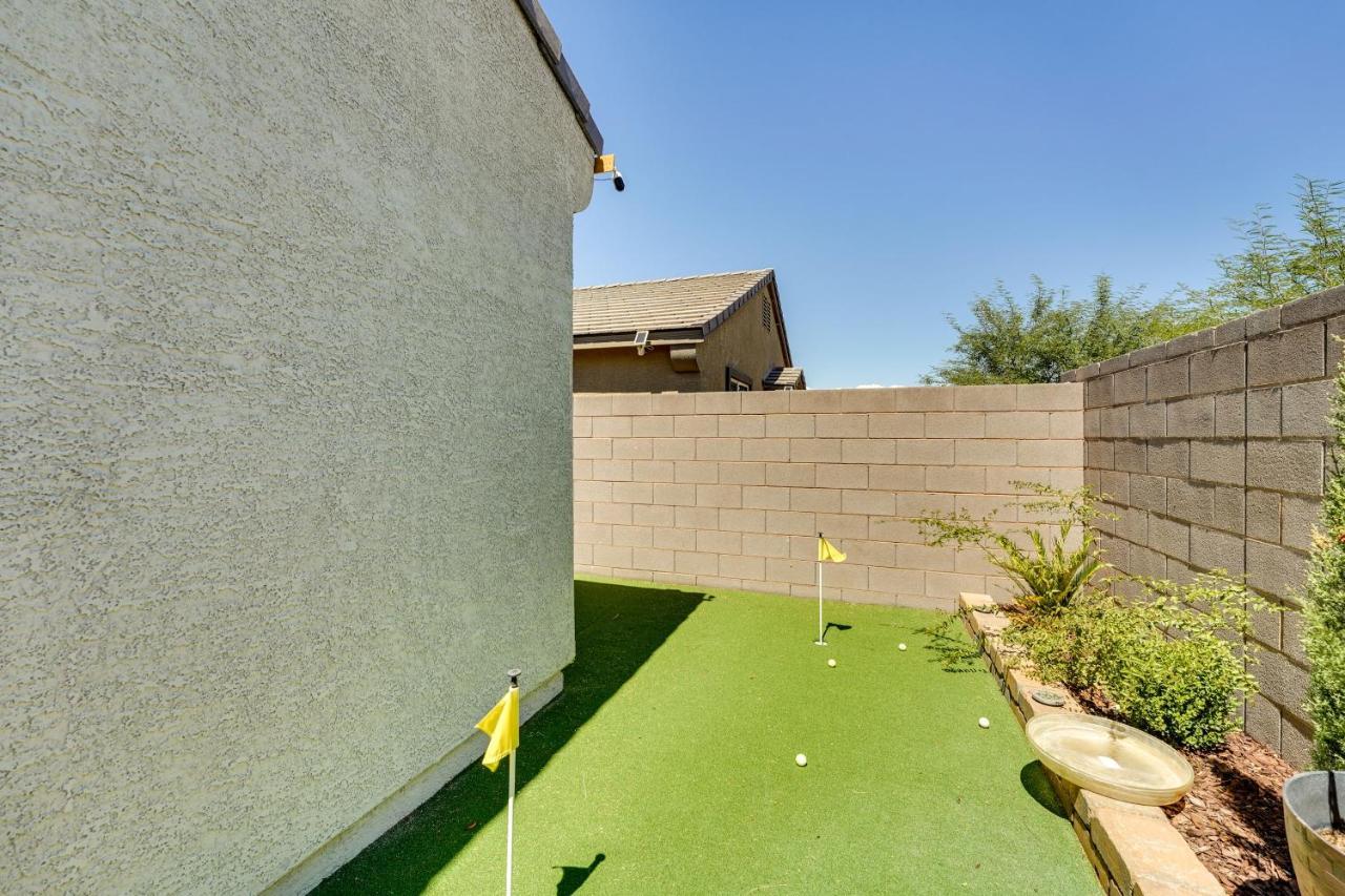 Home With Putting Green About 11 Mi To Las Vegas Strip Exterior photo